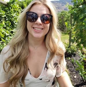 Meet your Posher, Michaela